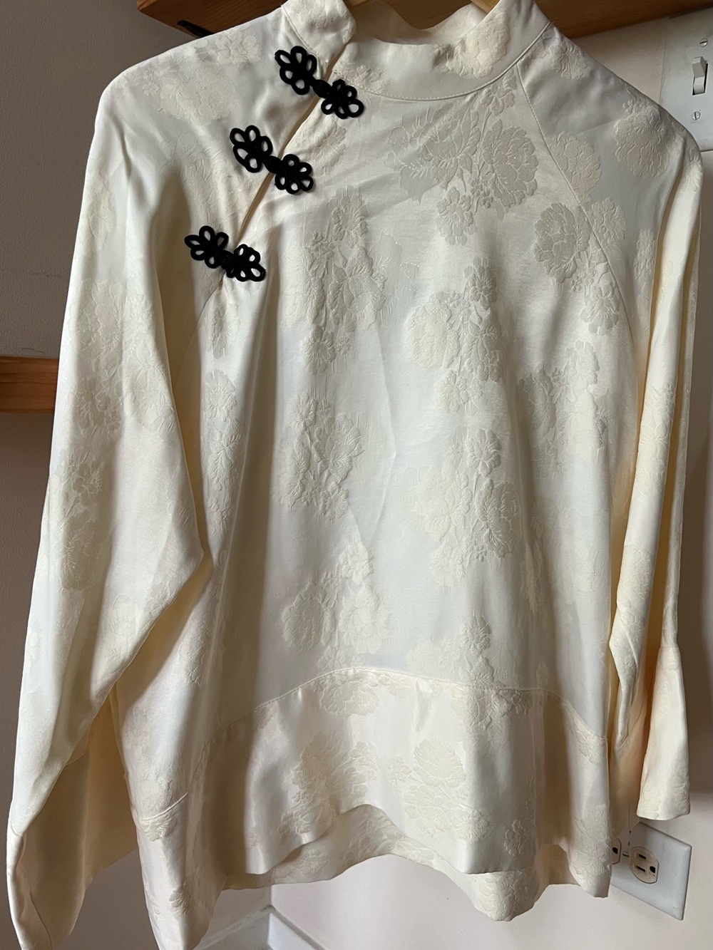 NWT Zara Cream Floral Jacquard Top with Black Frog Closures